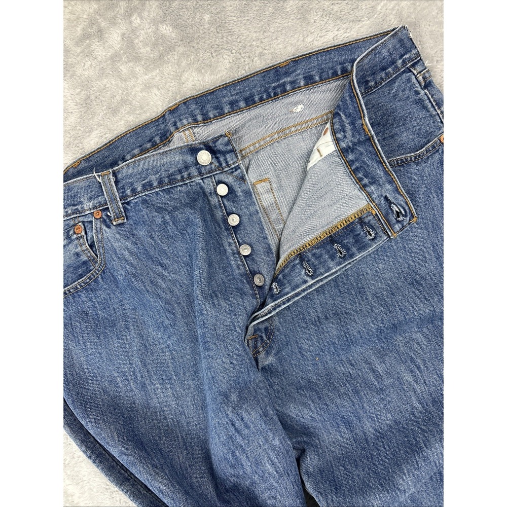 Levis 501 Jeans 44x30 Button Fly Red Tab Medium‎ Wash
